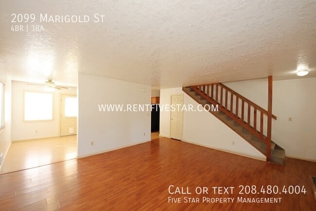 Photo - 2099 Marigold St