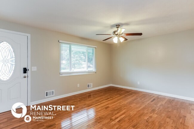 Photo - 6103 Frieda St