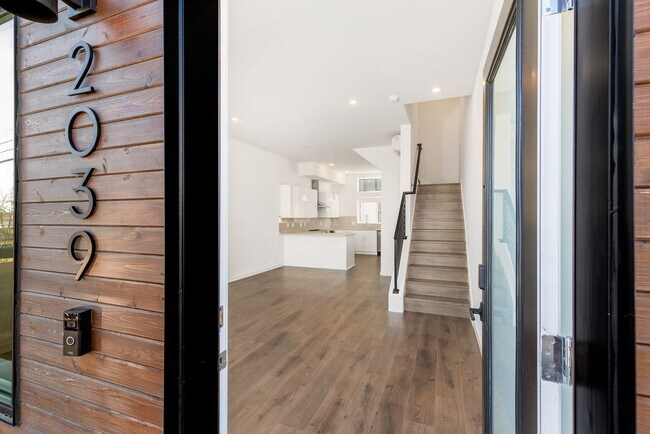 Photo - South Seattle Newer Townhome - Great location and floorplan