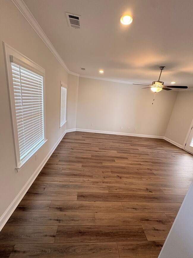 Photo - 106 Alva Ct Unit 106 Alva Court