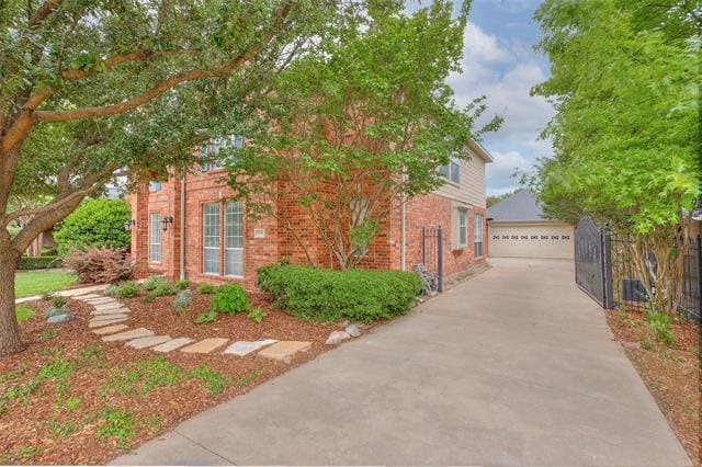 Photo - 6716 Bluffview Dr