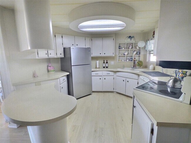 Photo - 46 E Palm Forest Dr