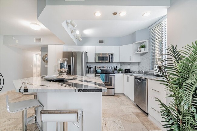 Photo - 1532 Drexel Ave Unit 201