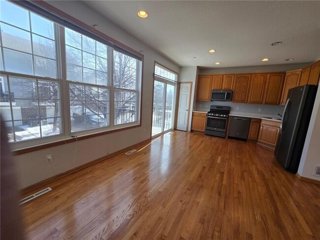 Photo - 15842 Frisian Ln