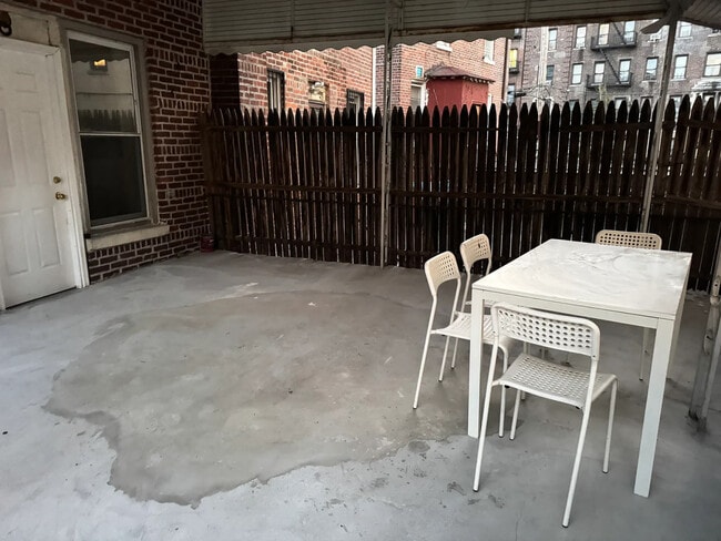 Photo - 124 W 179th St