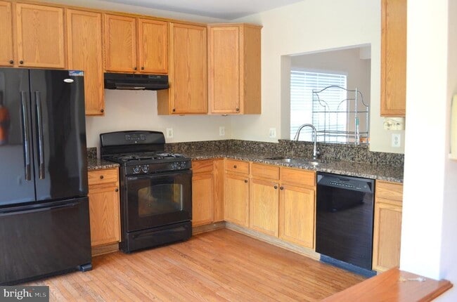 Photo - 43090 Sherbrooke Terrace