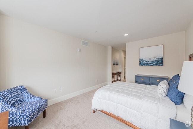 2 BR, 2 BA