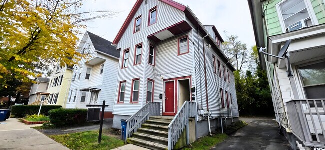 Photo - 186 Farren Ave Unidad 3