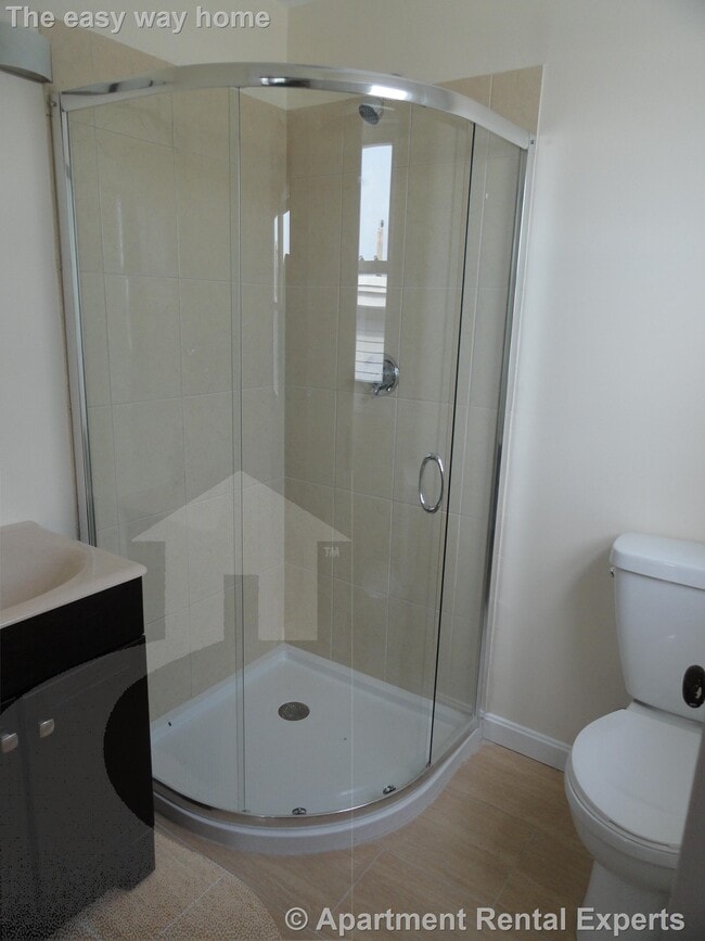 Photo - 18 Bond St Unit #1