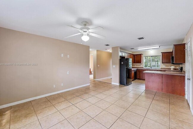 Photo - 3812 Dove Landing Rd Unidad 13