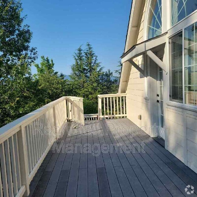 Building Photo - 1658 NE Foothill Blvd Unit B Rental
