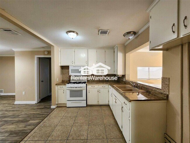 Photo - 1013 14th Ave N