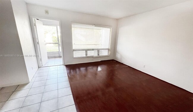 Building Photo - 1701 NW 46th Ave Unit 109