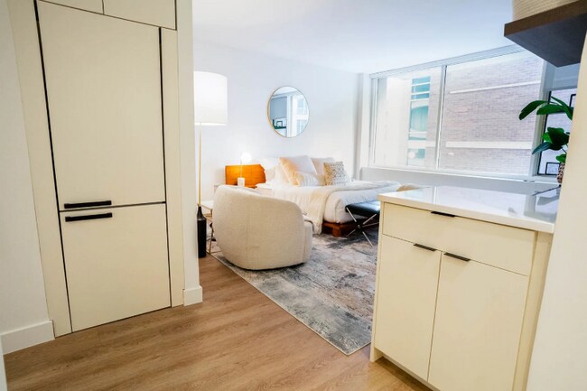 Photo - 29 E Chestnut St