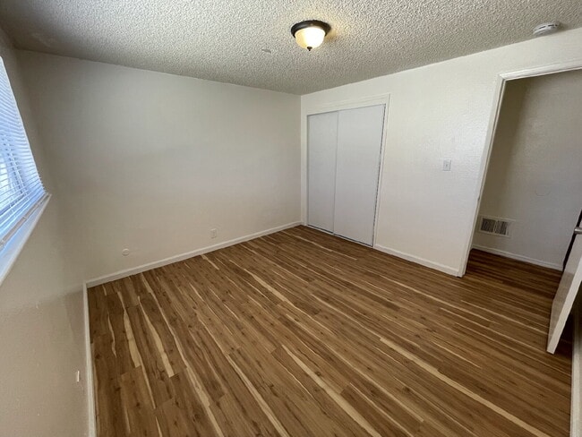 Photo - Woodside Drive Apartment In Carson City Unidad 3