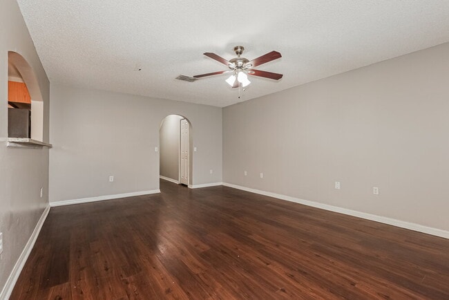 Photo - 30249 Birdhouse Dr