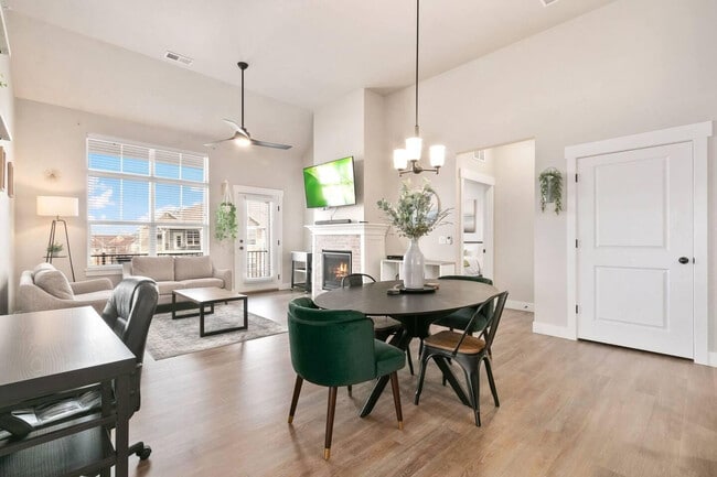 Photo - 1875 Fall River Dr Unidad ID1013153P