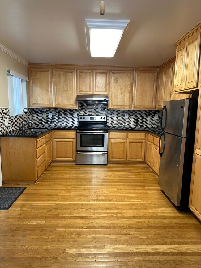 Photo - Webster Court