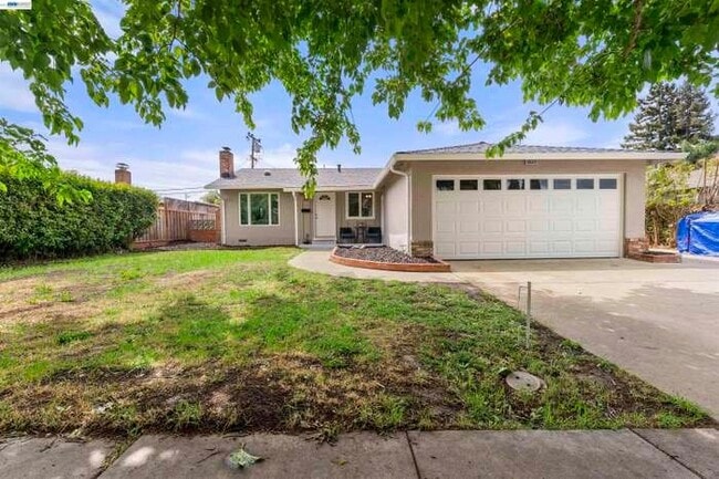 Photo - 40335 Robin St