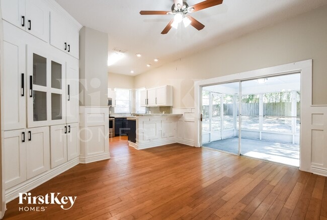 Photo - 3010 Linmont Ln