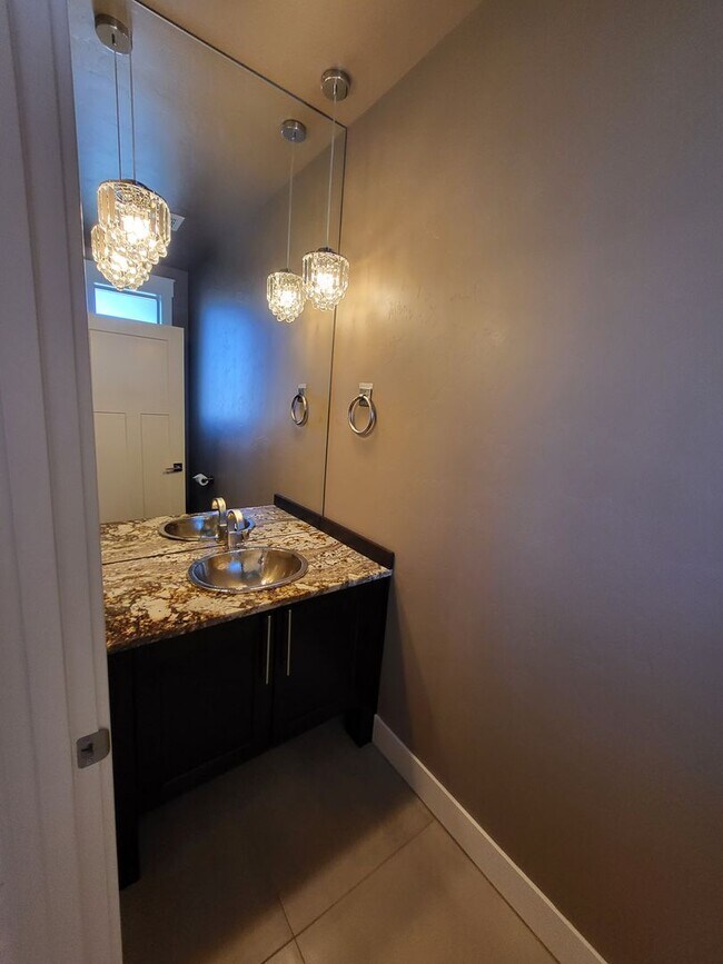 Photo - 4581 SW Zenith Point Ct Unidad Main house