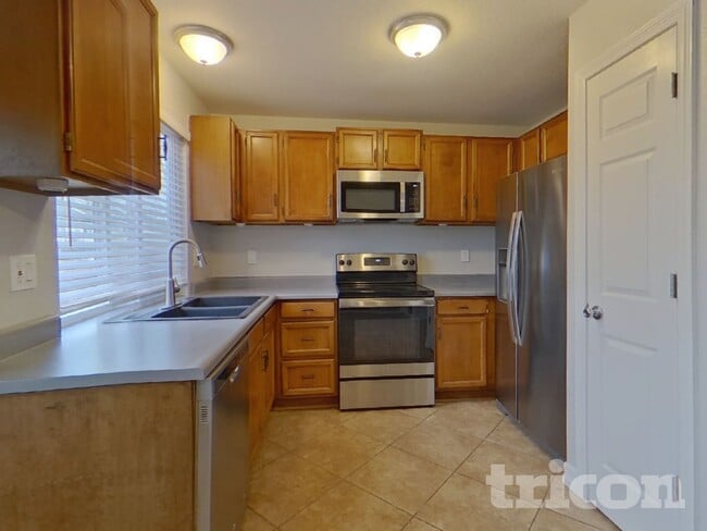 Photo - 19595 E Amherst Dr