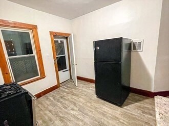 Building Photo - 47 School St Unit 1 Rental