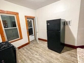 Building Photo - 47 School St Unit 1 Rental