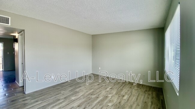 Photo - 5745 S Southland Blvd