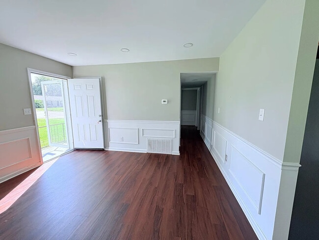 Photo - 10806 Milwaukee Way