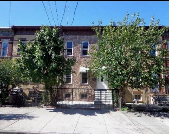 Building Photo - 424 Van Siclen Ave