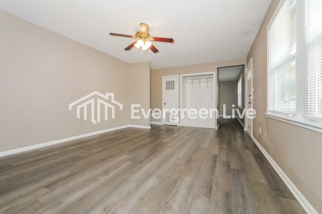 Photo - 18109 19th St N