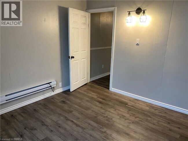 Photo - 62 Peel St