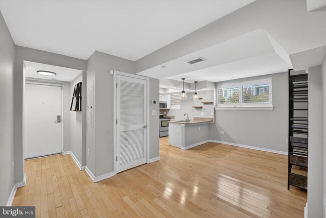 Photo - 420 16th St SE Unit A