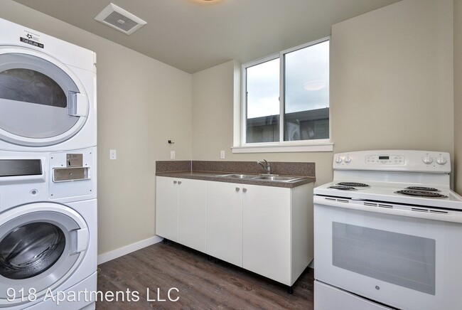 Photo - 918 N 103rd St