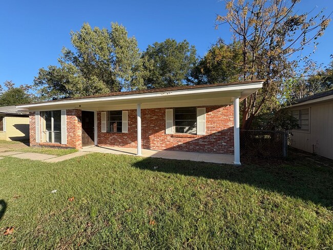 Photo - Gorgeous 3 bedroom/1 bath home with living...