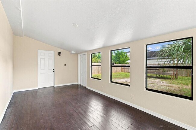 Photo - 805 W Braddock St