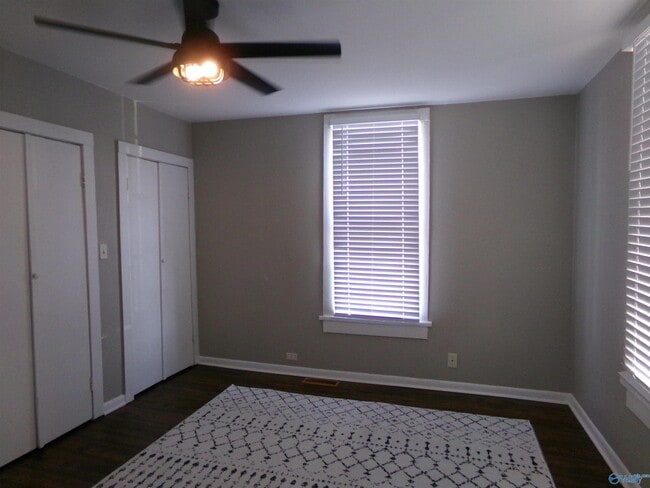 Photo - 611 Stevens Ave NE