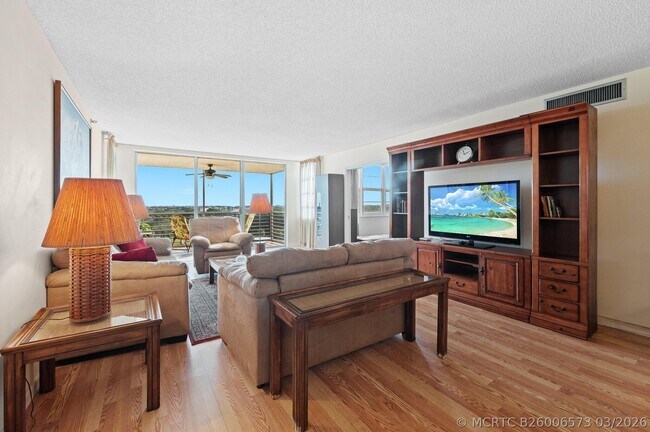 Photo - 3520 Oaks Way Unit 903