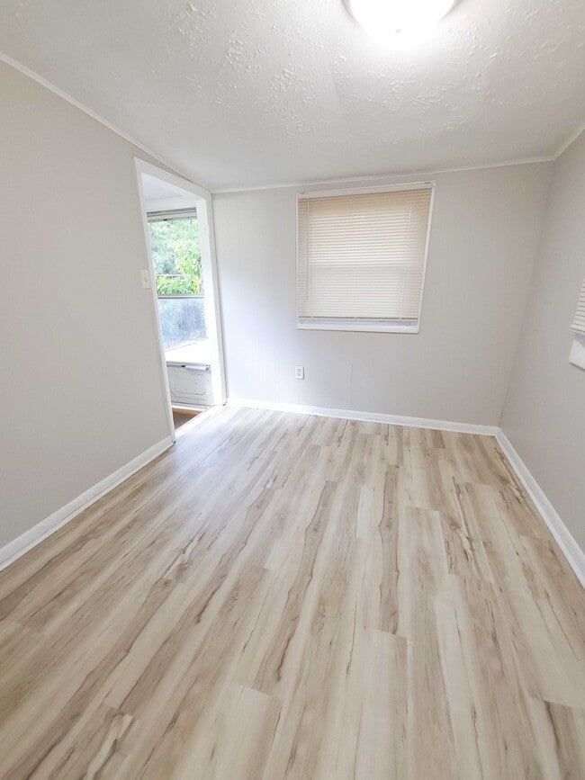 Photo - 1027 35th St SW