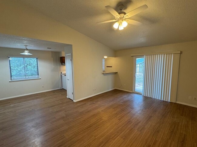 Photo - 5112 Meadow Creek Dr