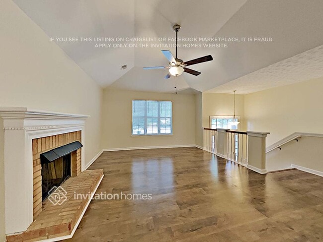 Photo - 275 Promenade Way SW