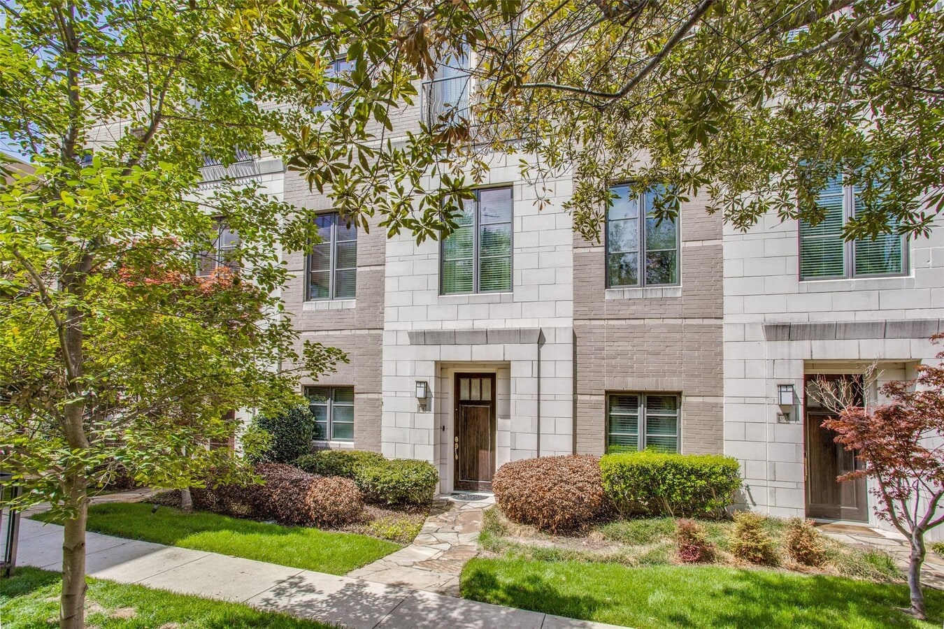 Photo - 3210 Carlisle St