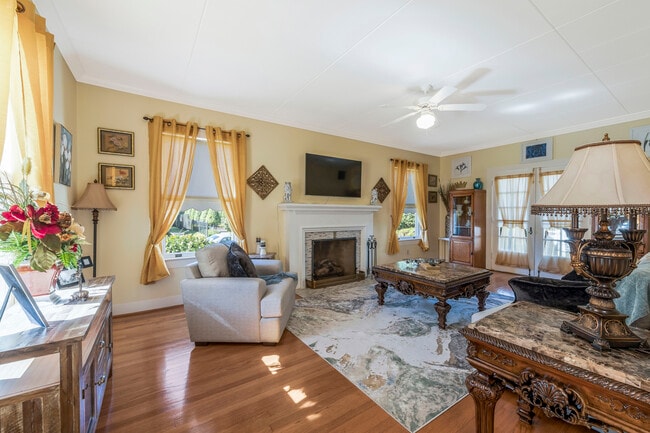 Photo - 228 Amelia St