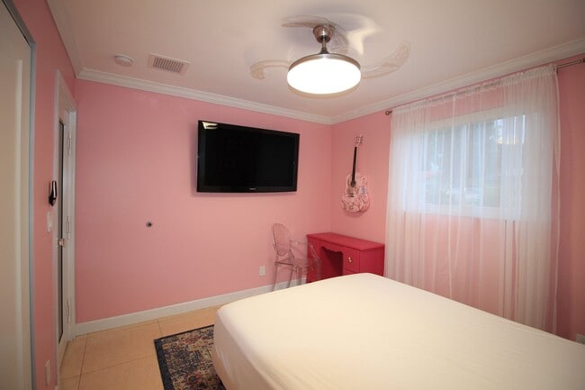 Photo - 1031 N 74th Terrace