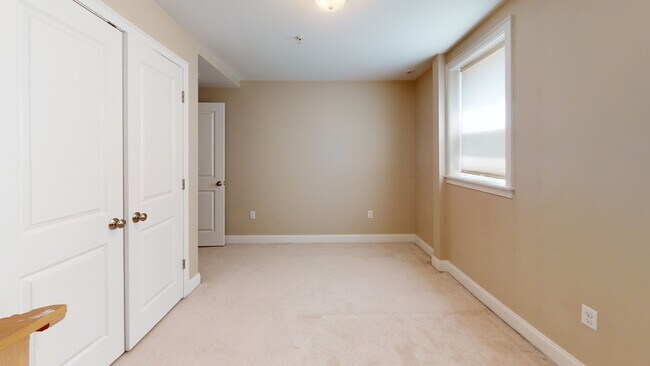 Photo - 145 Hancock St Unidad 205