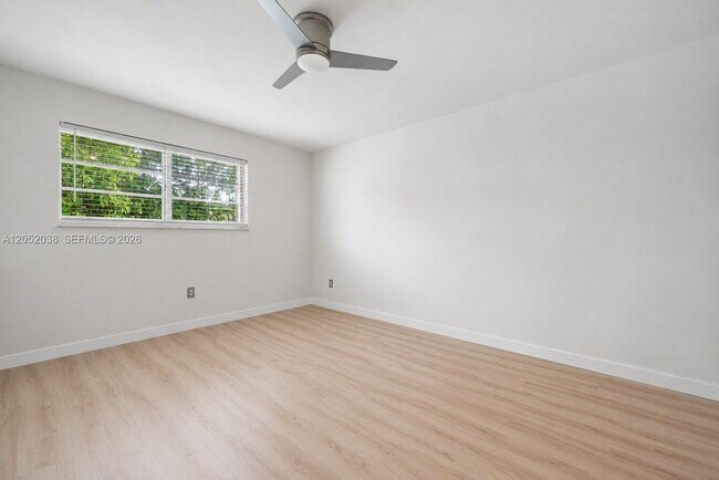 Photo - 1900 Meridian Ave Unit 204