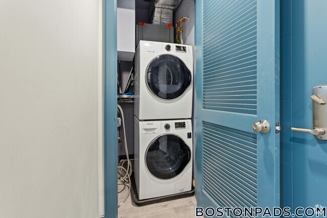 Building Photo - 1258 Massachusetts Ave Unit 504 Rental