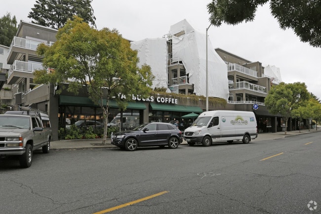 Photo - 121 Lakeside Ave