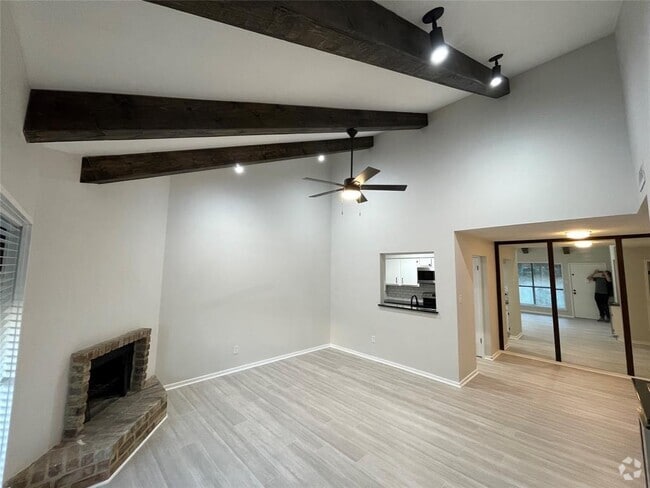 Building Photo - 1100 Augusta Dr Unit 40 Rental